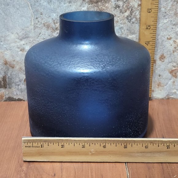 VTG Blue Glass Vase Table Decor - Picture 10 of 10